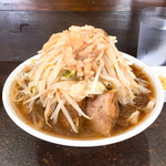 ぶたけん。 - らーめん850円麺少なめヤサイ・アブラ