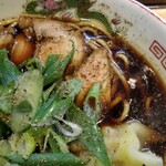 ラーメン巌哲 - 中華そば＋ワンタン