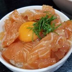 塩そば専門店 桑ばら - 卵黄サーモン丼と塩かけそばの定食