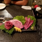 焼肉市場 - 