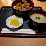 庄や - 【2020.9.29(火)】日替わりワンコイン丼(豚バラ焼肉丼)500円
