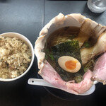 麺場 帆月 - チャーシューチャーシューチャーシュー麺（980円）