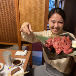 Futabano Yakiniku - 看板娘