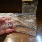 プロレス居酒屋　がむしゃら - なんとなく頼もしい気がするおしぼり