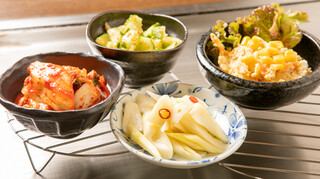 Okonomiyaki Zenigata - 一品メニュー他数あり