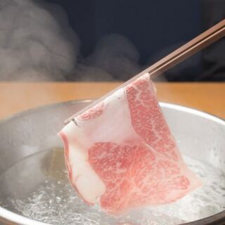 All-you-can-eat beef shabu or Sukiyaki for 90 minutes for 4,400 yen!