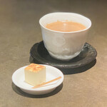 旬菜割烹 豹紋 - 小菓子+お茶