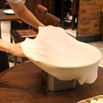 Focacceria la Brianza - ファリナータ(ひよこ豆の粉)を銅板オーブンで20ー30分焼いた無発酵パン