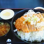 サンドギー食堂 - さっぱりジンダレカツ丼