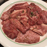 焼肉 鶯谷園 - カルビ900円‼️