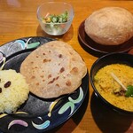 Curry Bar Mirch - 今日のランチ    エスニック感満開な中にも日本人的繊細さが伺えます