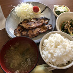 家庭料理居酒屋 よってって - ♪豚の味噌漬け定食 ¥500