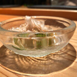 とり茶太郎 - 自家製鳥節、比内地鶏胸すじとゴーヤの三杯酢漬