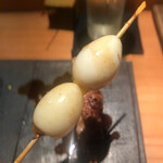 とり茶太郎 - 特大のエルフラです！白身がぷっくり、黄身はとろーりで、つくねと一緒に頂く事を推奨下さり、頂きますとなる程納得のお味でした。