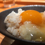 とり茶太郎 - ホロホロ卵オン！
      御隣の超一流料理人が初めに頂いたので、
      迷わず御願いして正解でした！笑笑