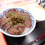 長者原サービスエリア 下り 軽食・フードコート - タン塩丼1020円