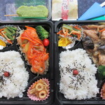 つつみ屋 - 日替わり弁当 各450円、ずんだだんご 140円、つつみ揚 120円