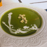 牛三郎 横浜元町 - コースのほうれん草のポタージュ