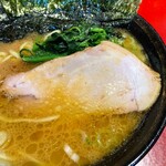 ラーメン 厚木家 - モモのチャーシューはスモーク感も食感もいいです。