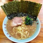 ラーメン六角家 - ラーメン700円麺硬め。海苔増し100円。