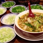 彩華ラーメン  - サイカラーメン 小 （トッピングに青ネギ1皿¥50×3皿、白ネギ1皿¥80×3皿）