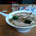 らーめんヒグマ - 塩チャーシュー大盛り。