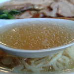 らーめんヒグマ - 塩も生姜が効いてますよ。