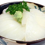【イカ刺し丼】8種類の海鮮丼のうちのひとつ