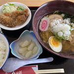 道の駅みくに ふれあいパーク三里浜 - らっきょラーメン御膳1000円(2020.09)