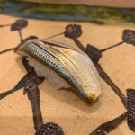 銀座 久兵衛 - ご存知小肌。