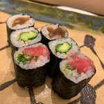 銀座 久兵衛 - 巻物も上品。