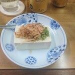 伊勢屋酒店 - 冷奴。