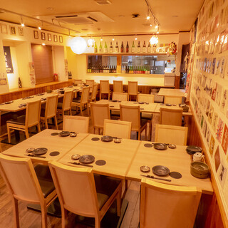 テーブル4名様×4