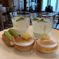 ザ タヴァン グリル＆ラウンジ - 