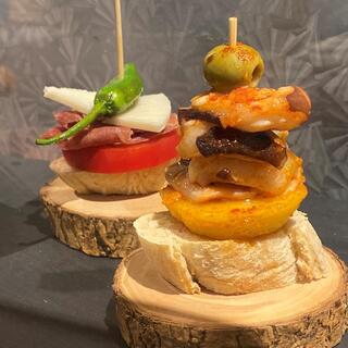 スペイン料理を愛するオーナーシェフが手がける、本格郷土料理