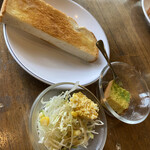 カフェ・ド・シーダー - ランチセットのパン
