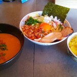 グル グル シロヘビ ヌードル - 