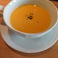 Bistro Sifflet - かぼちゃとカリフラワーのポタージュ