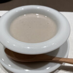 ブラッスリー レ ザンジュ - 里芋のスープ