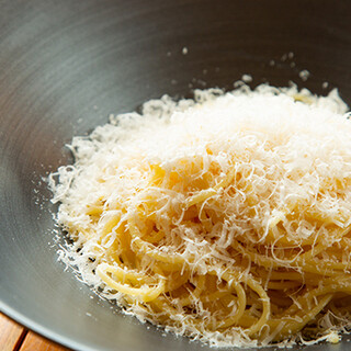 彩り豊かな季節感あふれる【スぺランツァ】のパスタ料理を是非