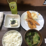 居喰処 光 - 2020/09/30
      日替り エビフライ定食 500円
      まぐろづけ丼 500円