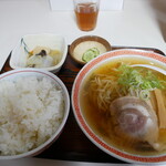 千代 - 料理写真:ラーメン定食ライス大盛