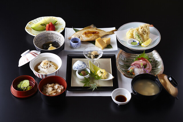 御料理　新茶屋 - 鶴岡（日本料理）の写真