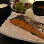 四季菜々 - 鮭の塩麹焼き定食