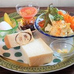 火鉢かふぇ 壽庵 - 可愛い昭和エリアのモーニング