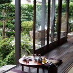 火鉢かふぇ 壽庵 - 大正エリアの特等席