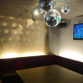 Private room space with Karaoke available♪