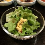 韓国料理 楽々 - プルコギ定食 900円 のサラダ