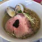 Menya Isshin - 蛤そば(塩) 蛤の旨みが凄いです。トリュフソースをまぜて食べます。