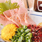 Low-temperature cooked tongue sashimi